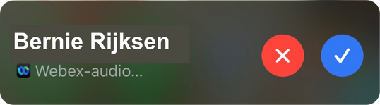 Screenshot van inkomende oproep via chat in Webex op iPhone.