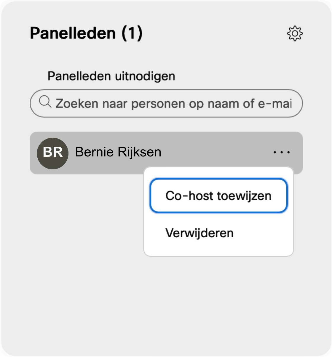 Screenshot van panelleden toevoegen aan een geplande webinar.